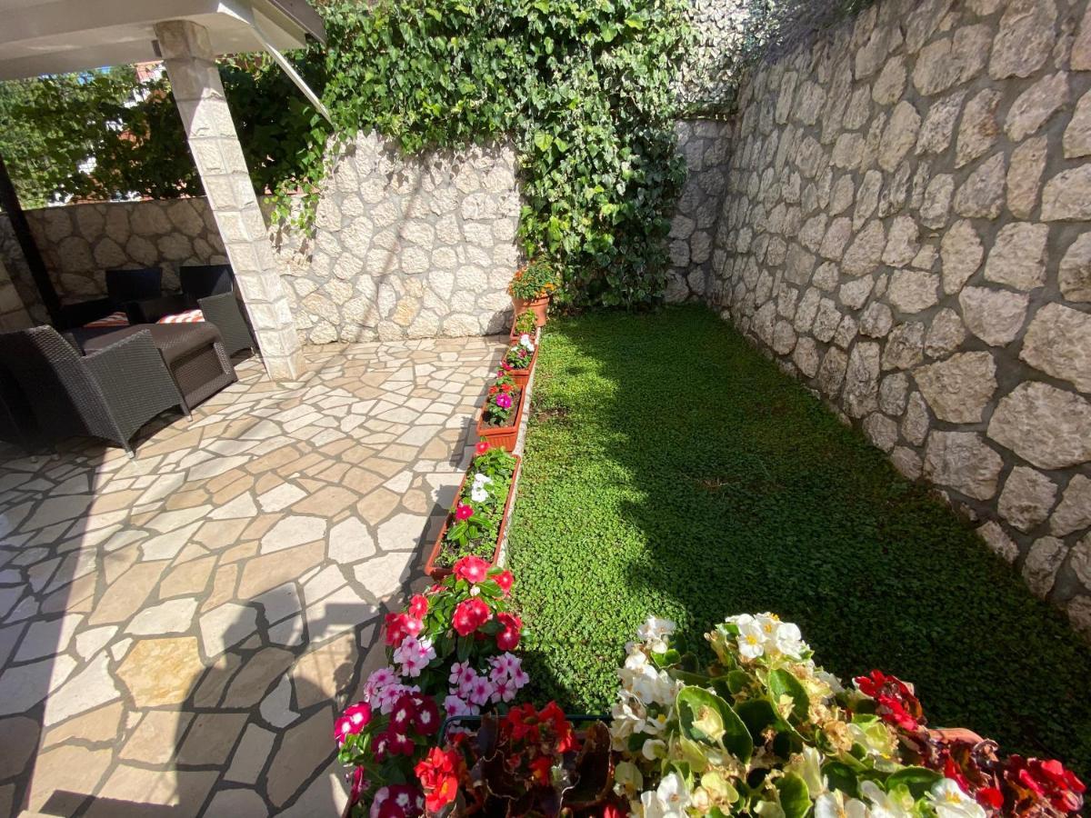 Momentera Apartments Kotor Exterior photo